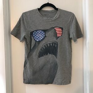 ✨✨5/$10✨✨ Gap Kids Boys Shark Gray T-shirt Top Size XL (12)